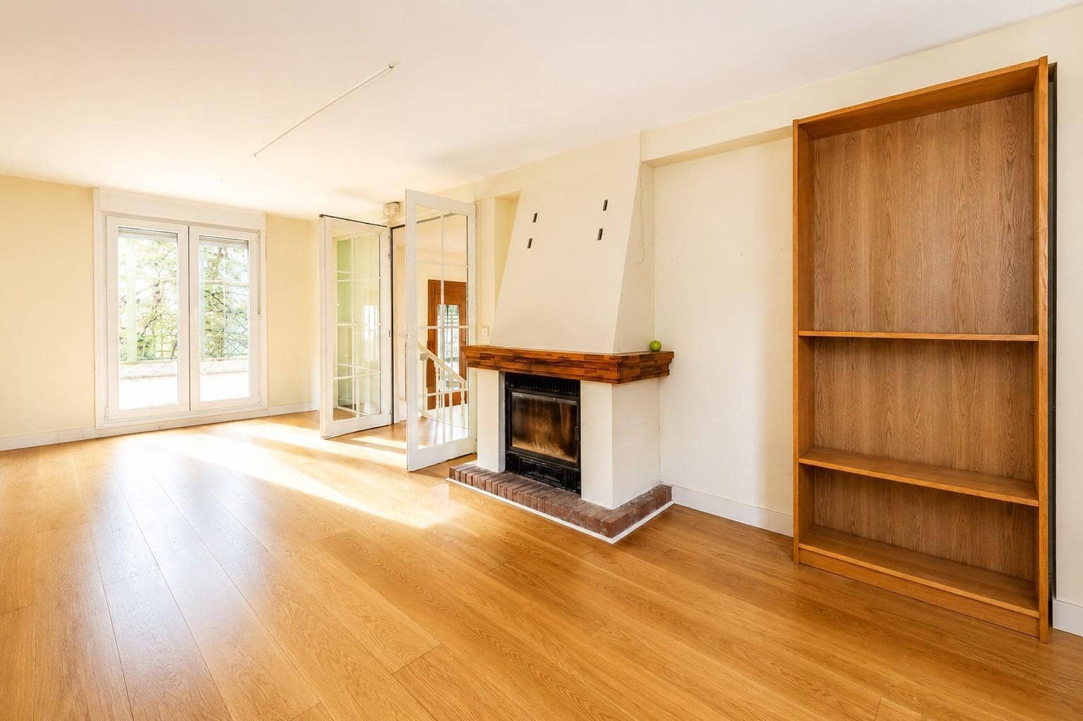 4 bedroom Villa for sale in Madrid city with garage - € 2,125,000 (Ref: 9929439)