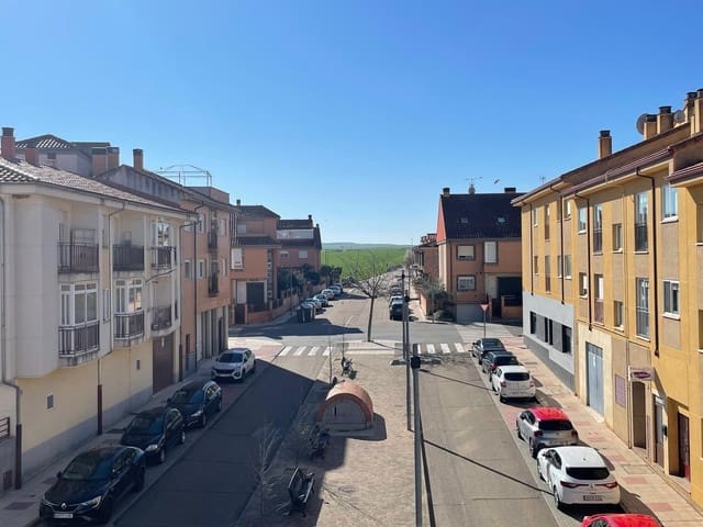 3 slaapkamer Flat te koop in Carbajosa de la Sagrada met garage - € 178.000 (Ref: 9952666)