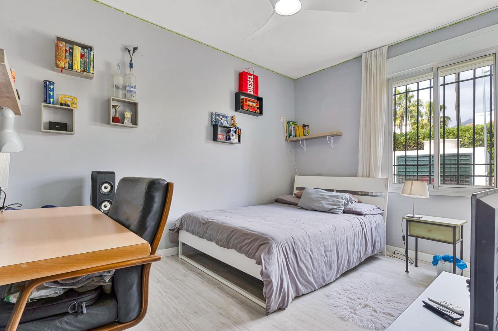 4 bedroom Flat for sale in Marbella with pool - € 580,000 (Ref: 9965321)