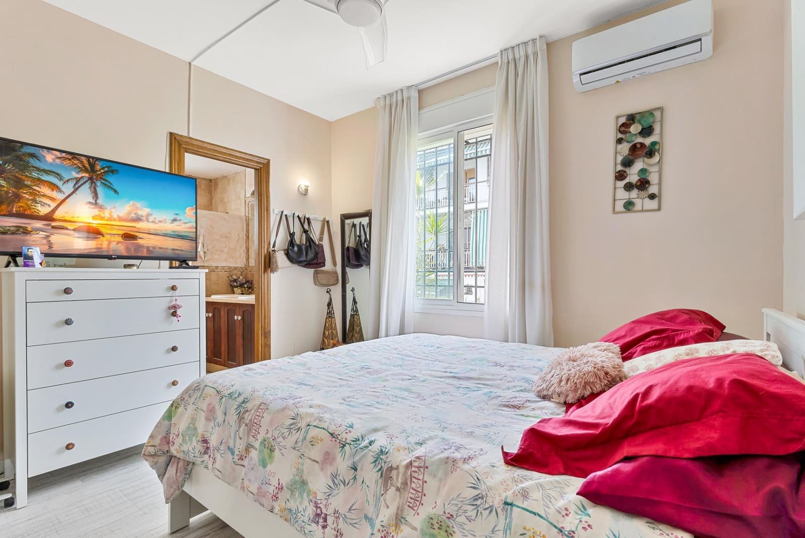 4 bedroom Flat for sale in Marbella with pool - € 580,000 (Ref: 9965321)