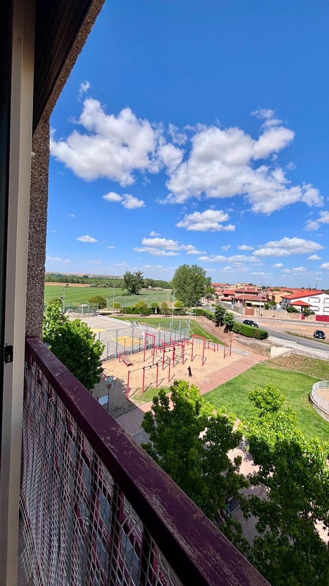2 Zimmer Wohnung zu verkaufen in Santa Marta de Tormes mit Garage - 140.000 € (Ref: 9983043)