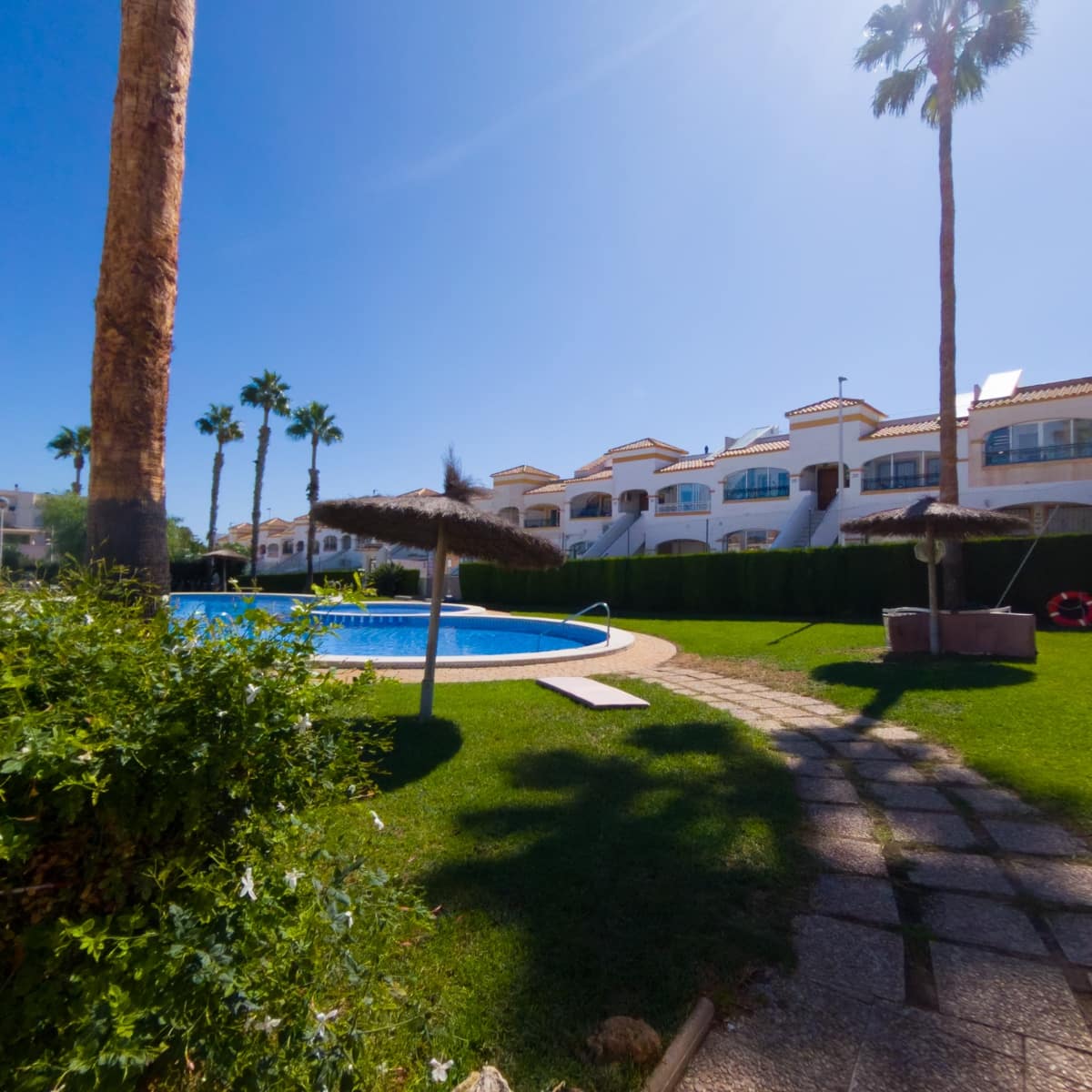 2 bedroom Apartment for rent in Gran Alacant with pool garage - € 1,050 (Ref: 9436277)