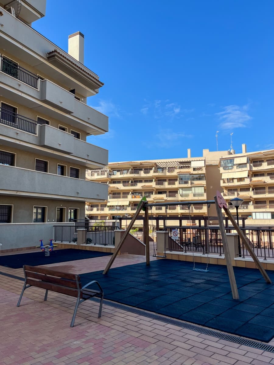 2 slaapkamer Appartement te koop in Arenales del Sol met zwembad garage - € 315.000 (Ref: 9436338)