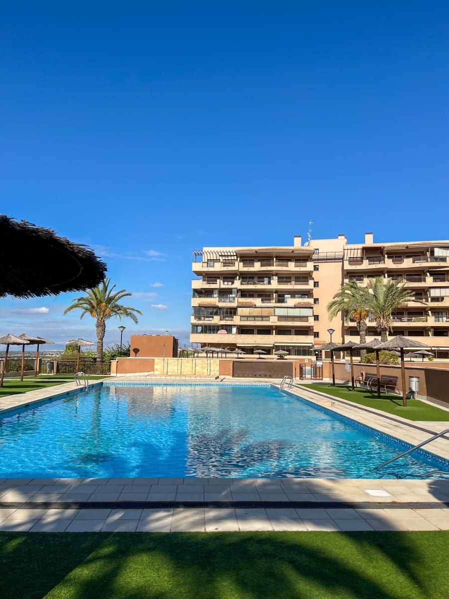 2 slaapkamer Appartement te koop in Arenales del Sol met zwembad garage - € 315.000 (Ref: 9436338)