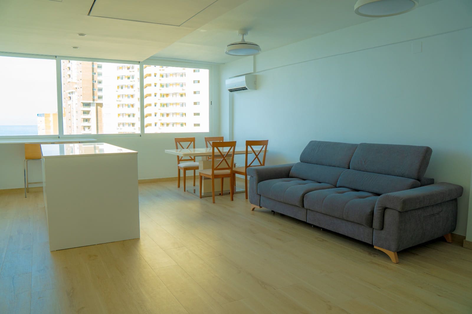 3 bedroom Apartment for rent in Benidorm with pool garage - € 1,800 (Ref: 9436428)