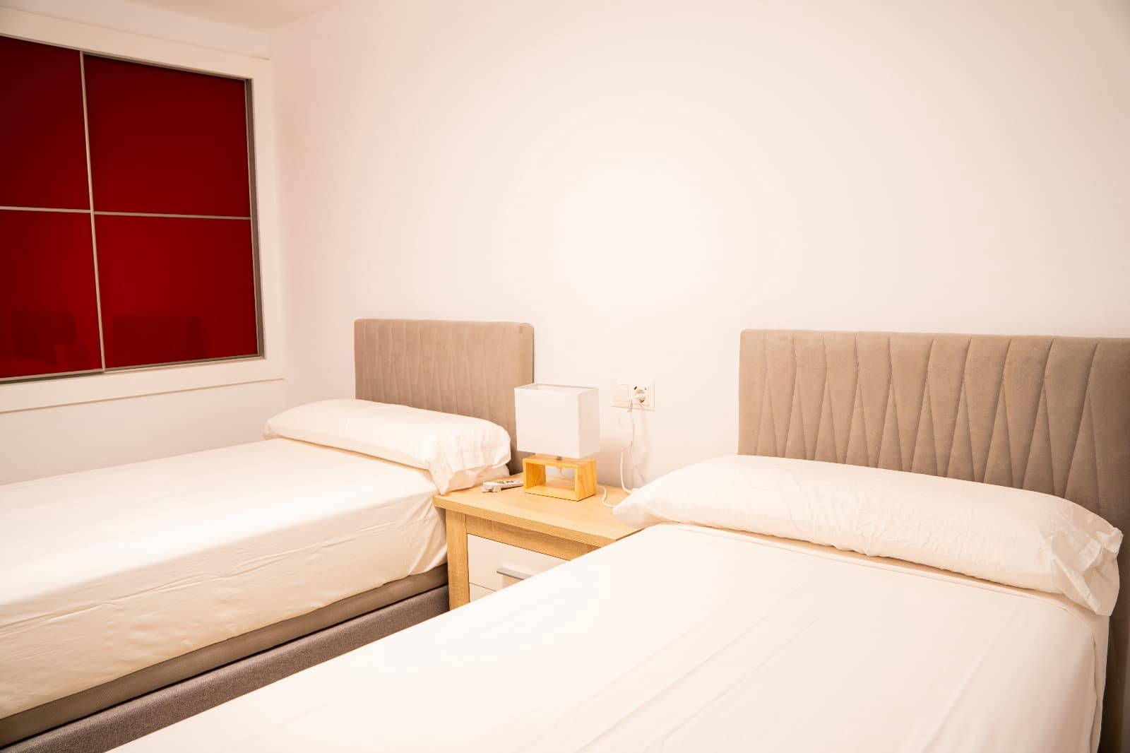 3 bedroom Apartment for rent in Benidorm with pool garage - € 1,800 (Ref: 9436428)