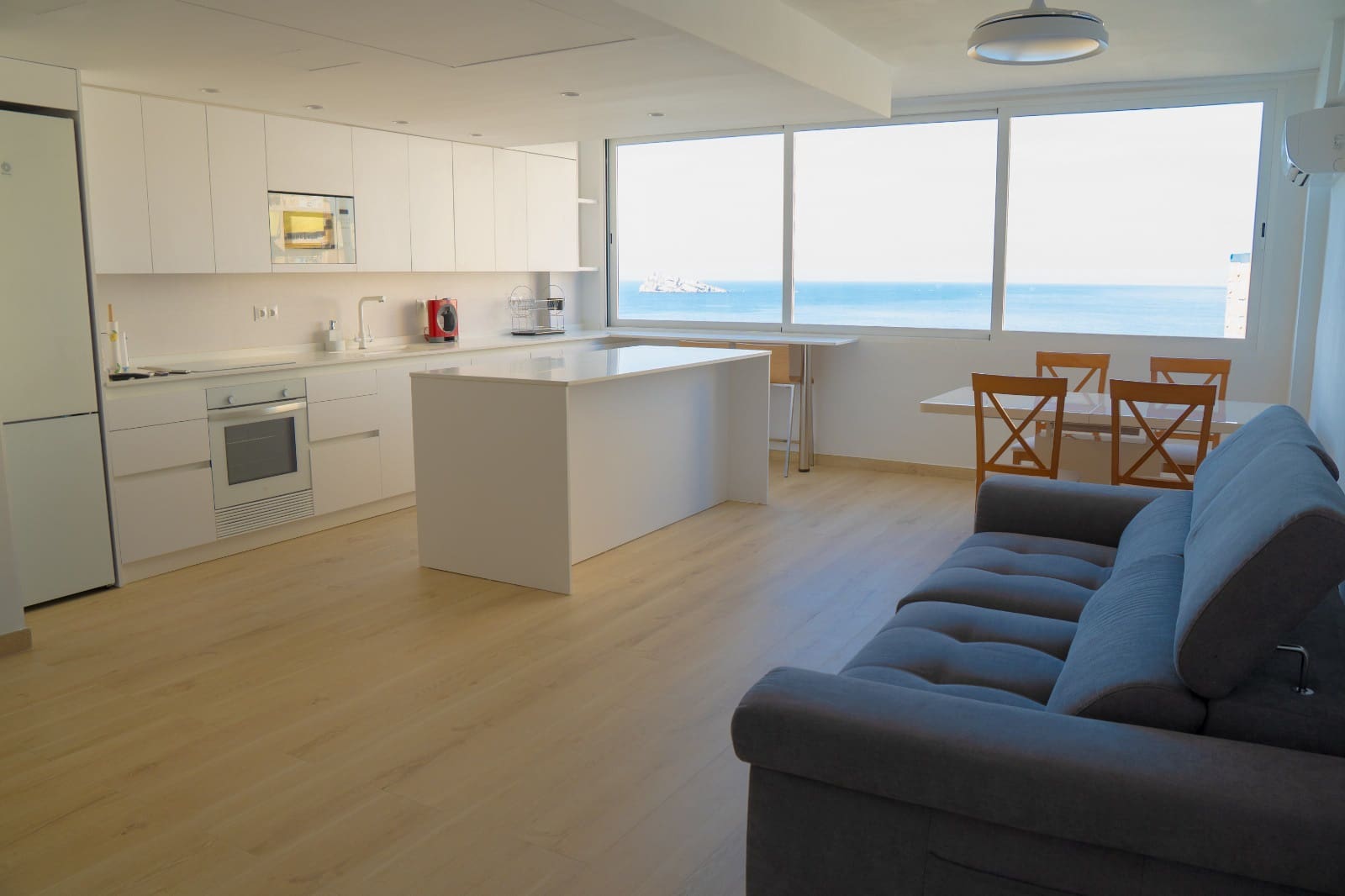 3 bedroom Apartment for rent in Benidorm with pool garage - € 1,800 (Ref: 9436428)