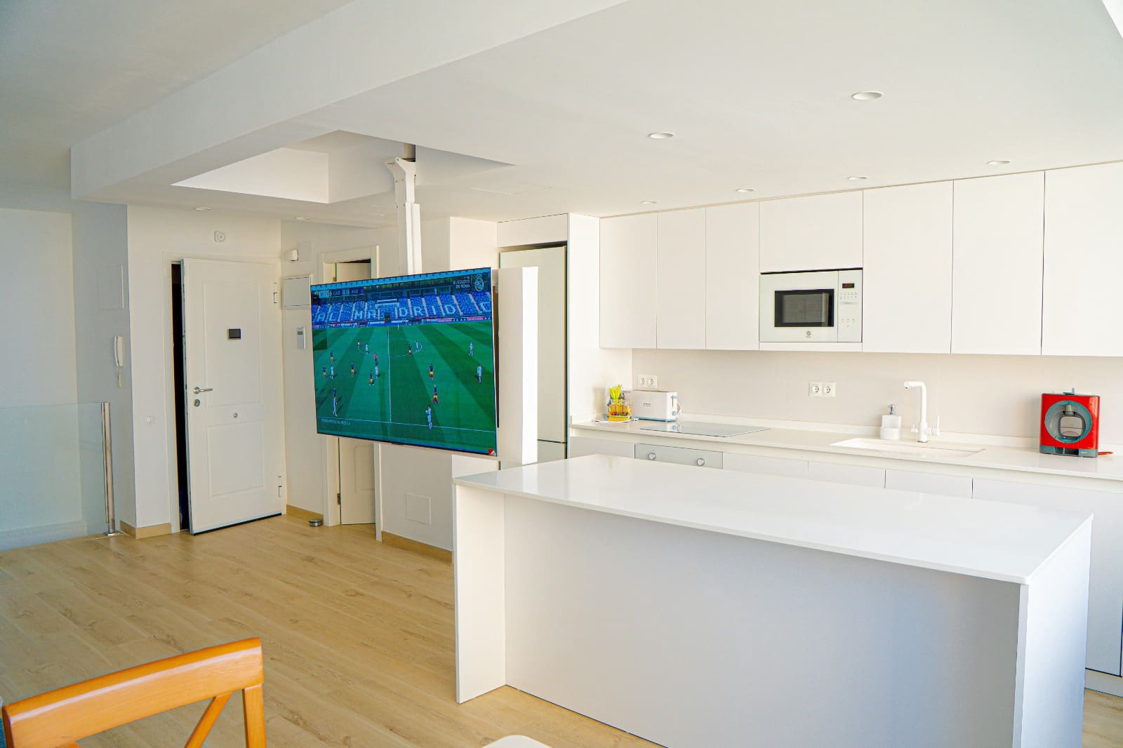 3 bedroom Apartment for rent in Benidorm with pool garage - € 1,800 (Ref: 9436428)