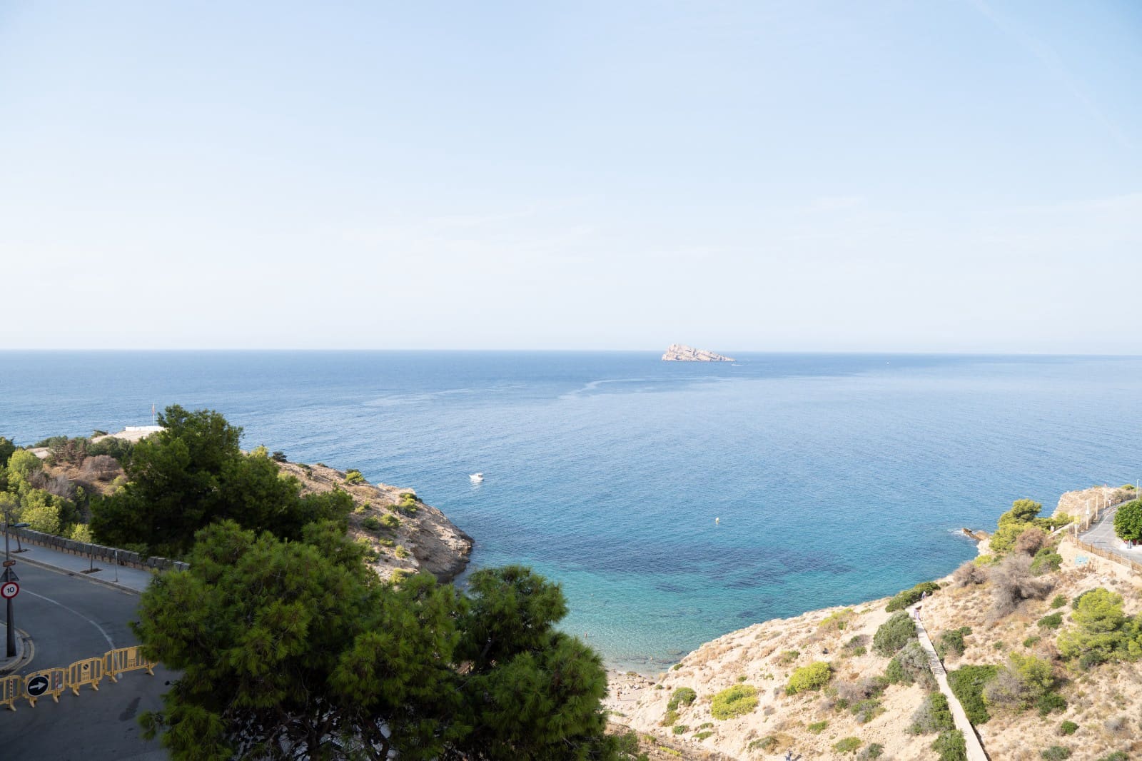 3 bedroom Apartment for rent in Benidorm with pool garage - € 1,800 (Ref: 9436428)