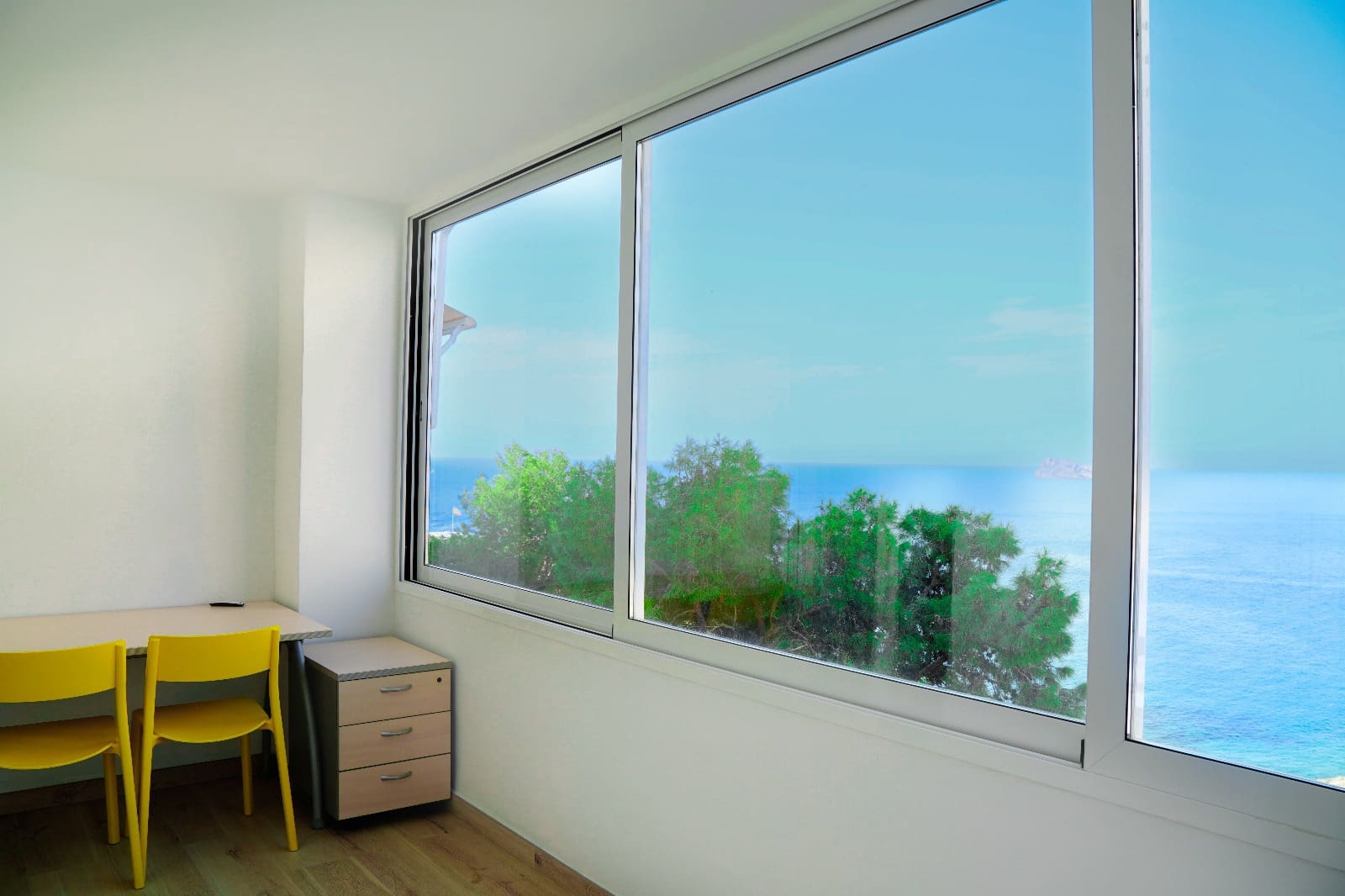 3 bedroom Apartment for rent in Benidorm with pool garage - € 1,800 (Ref: 9436428)