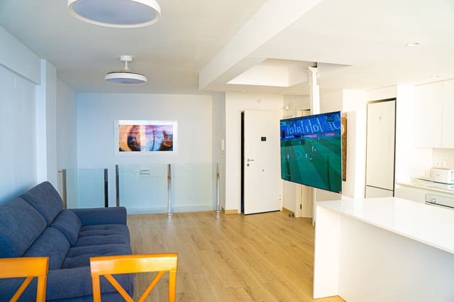 3 bedroom Apartment for rent in Benidorm with pool garage - € 1,800 (Ref: 9436428)