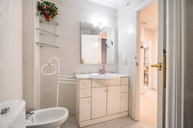 Appartement de 2 chambres à louer à Santa Pola - 900 € (Ref: 9436484)