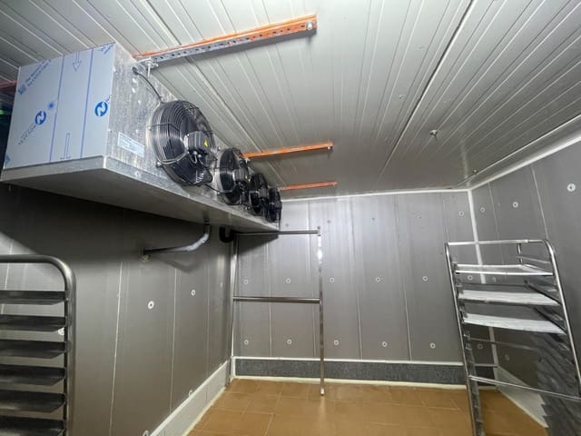 Bedrift til salgs i Torrevieja - € 290 000 (Ref: 10011600)