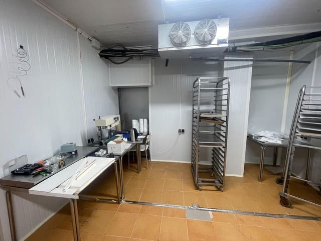 Bedrift til salgs i Torrevieja - € 290 000 (Ref: 10011600)