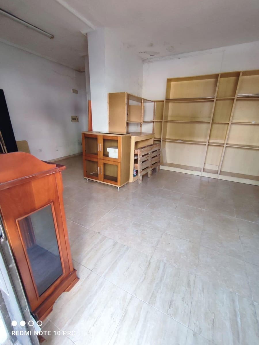Kommersiell til salgs i Torrevieja - € 79 000 (Ref: 10032218)