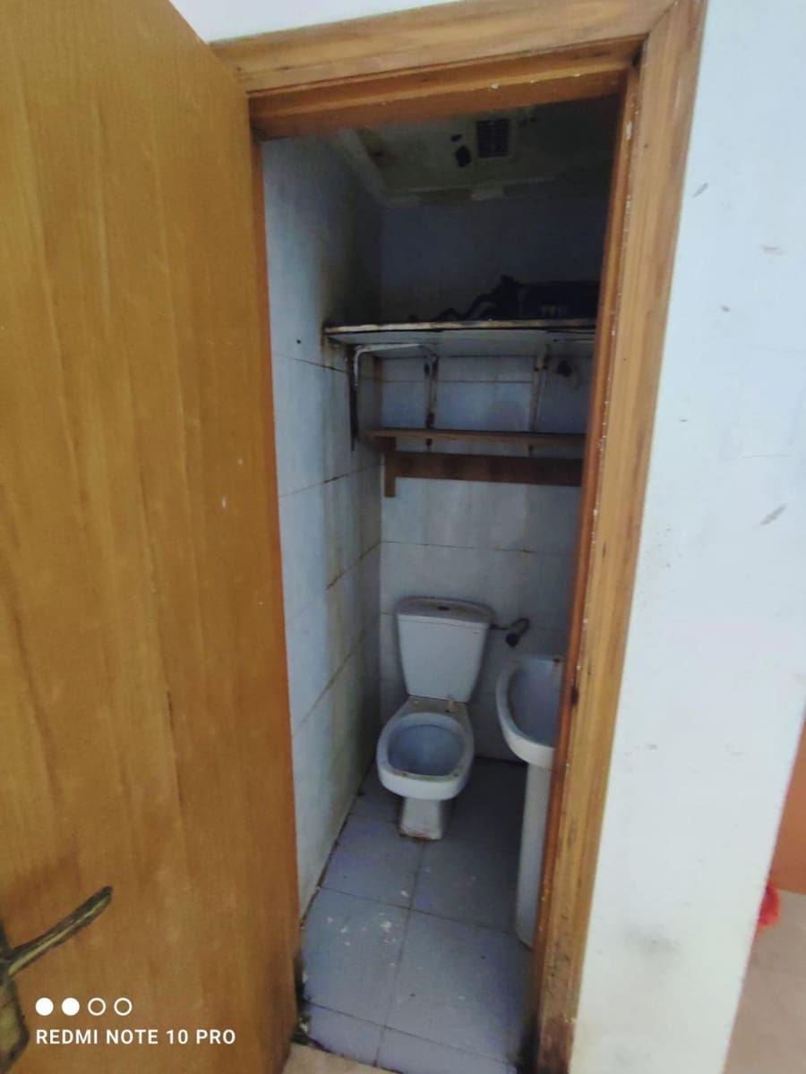Kommersiell til salgs i Torrevieja - € 79 000 (Ref: 10032218)