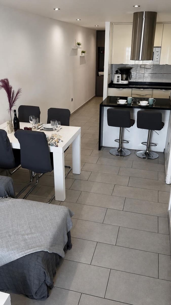 2 soverom Leilighet til salgs i Torrevieja med garasje - € 149 900 (Ref: 10055485)