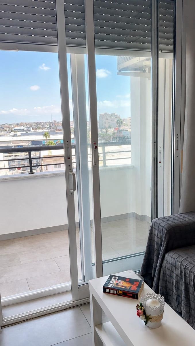2 soverom Leilighet til salgs i Torrevieja med garasje - € 149 900 (Ref: 10055485)