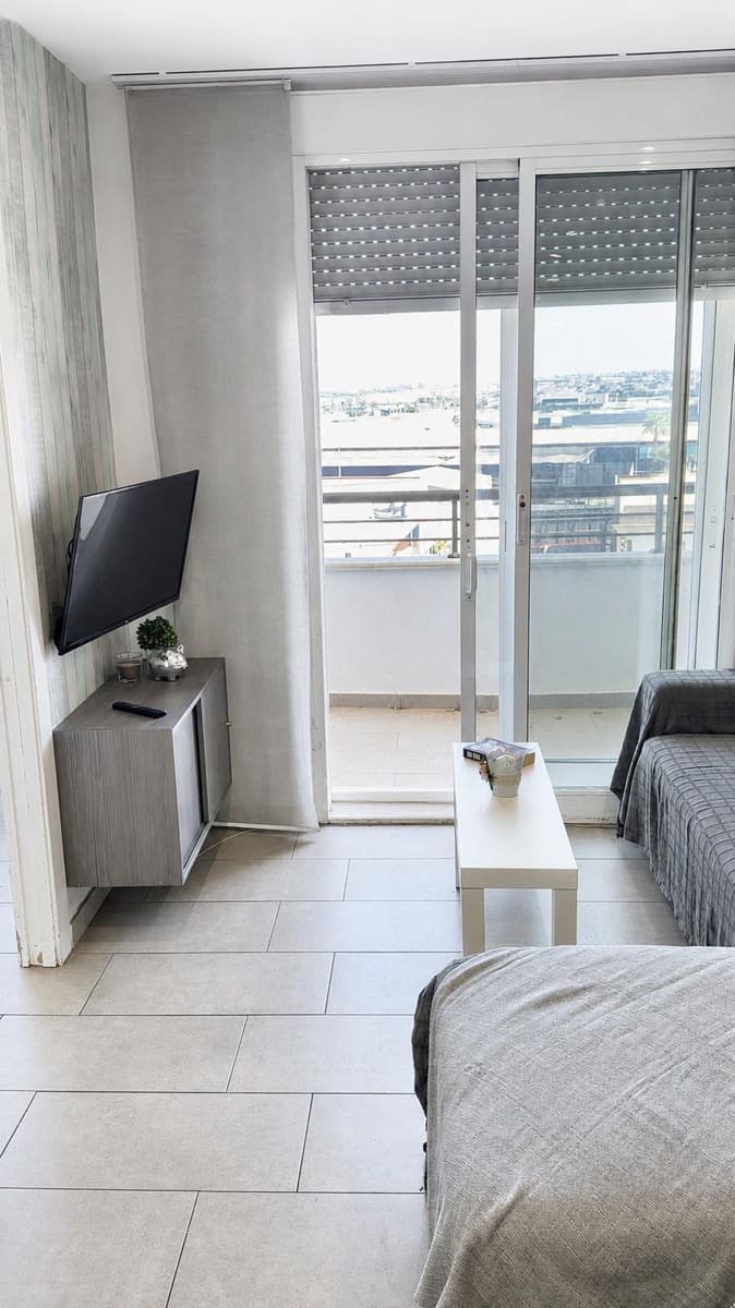 2 soverom Leilighet til salgs i Torrevieja med garasje - € 149 900 (Ref: 10055485)