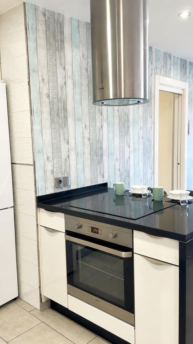 2 soverom Leilighet til salgs i Torrevieja med garasje - € 149 900 (Ref: 10055485)