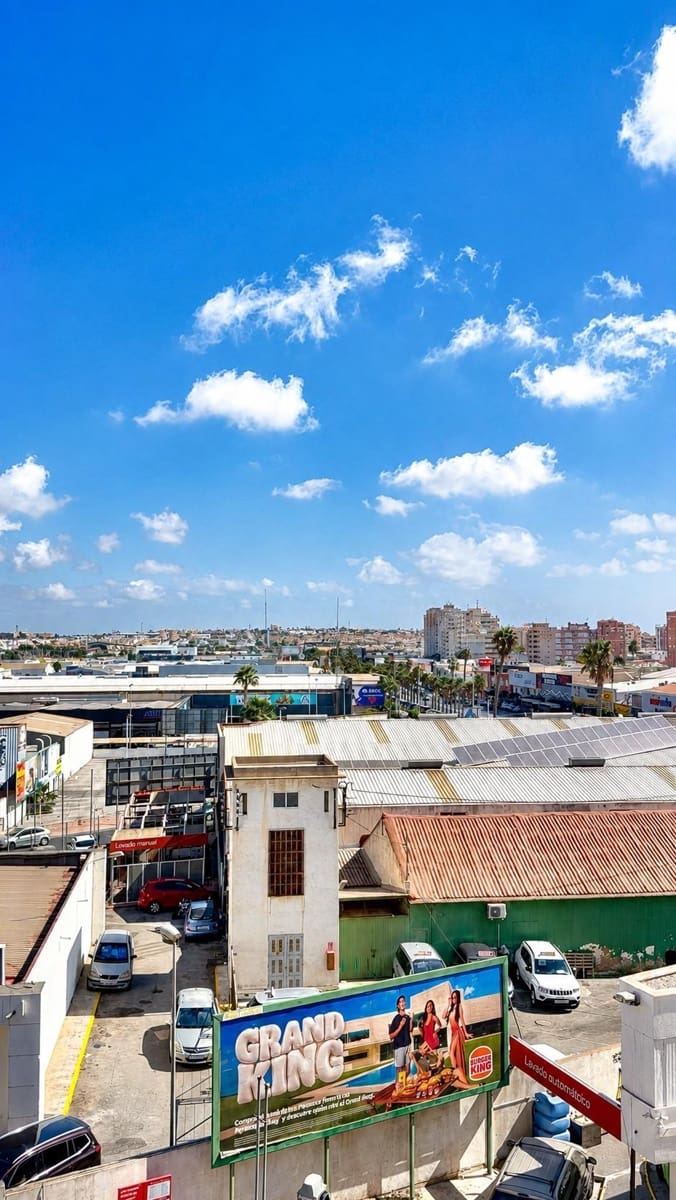 2 soverom Leilighet til salgs i Torrevieja med garasje - € 149 900 (Ref: 10055485)
