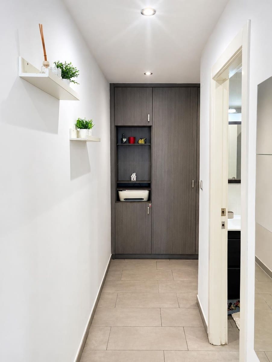 2 soverom Leilighet til salgs i Torrevieja med garasje - € 149 900 (Ref: 10055485)