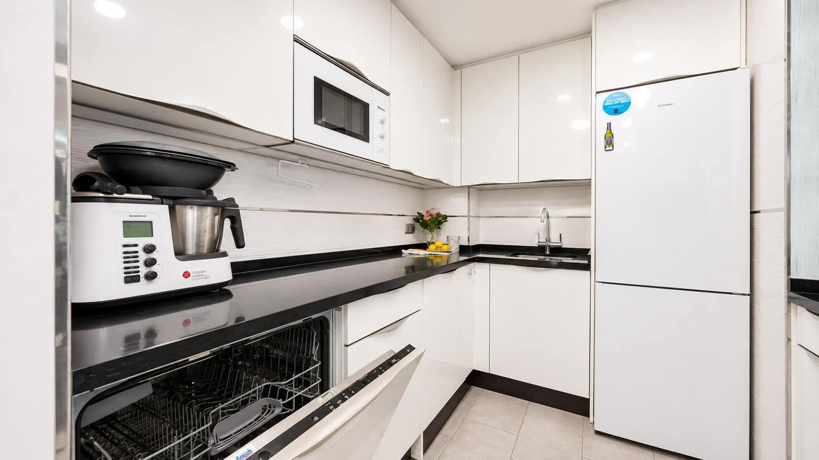 2 soverom Leilighet til salgs i Torrevieja med garasje - € 149 900 (Ref: 10055485)