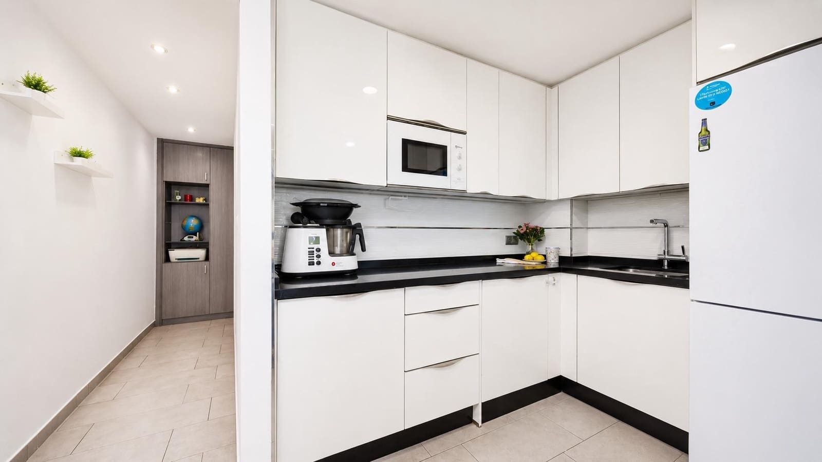 2 soverom Leilighet til salgs i Torrevieja med garasje - € 149 900 (Ref: 10055485)
