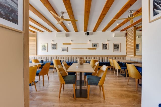 Local Commercial à vendre à Cabo Roig, Orihuela - 850 000 € (Ref: 10109891)