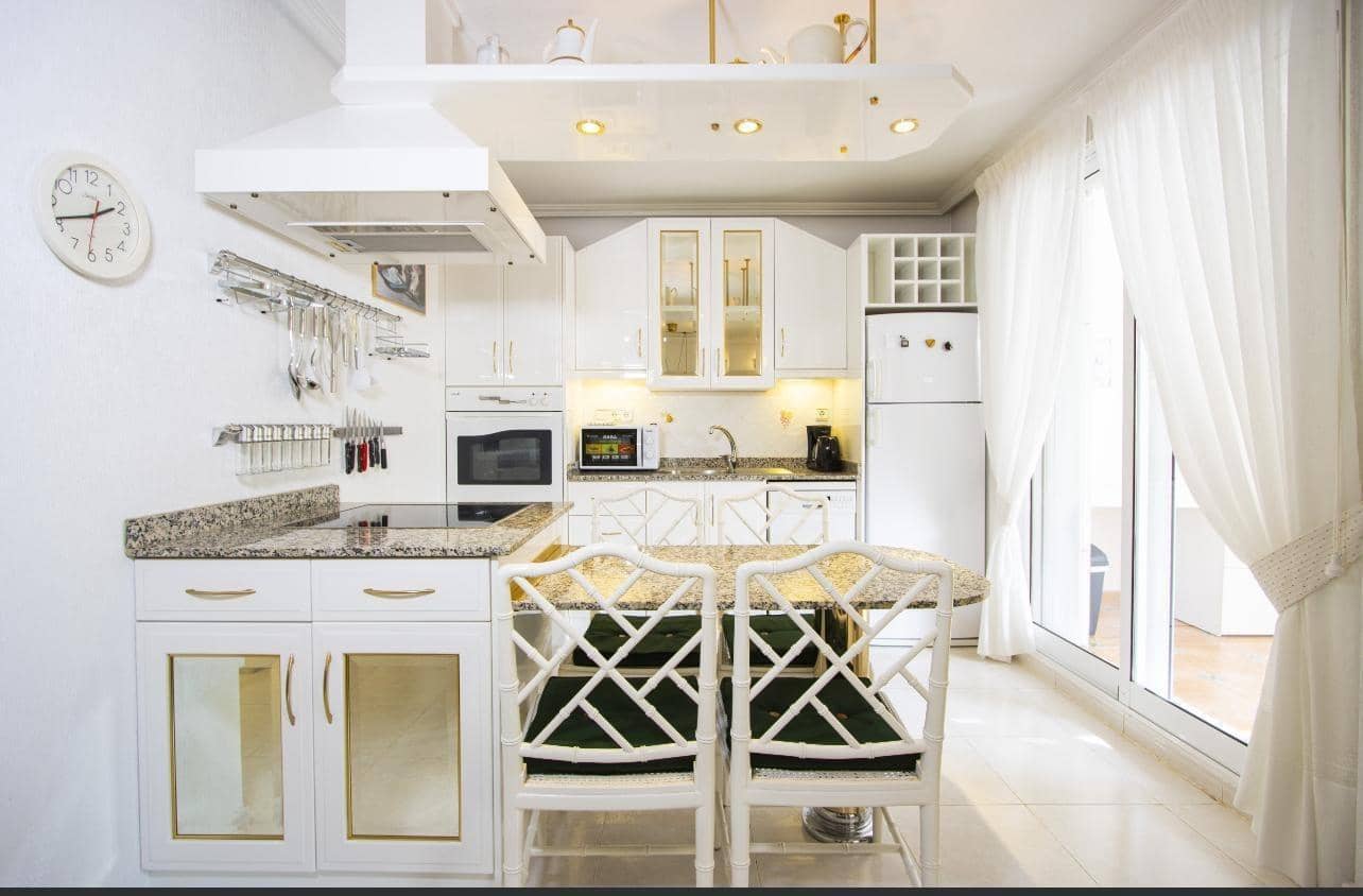 2 soverom Rekkehus til leie i Playa Flamenca med svømmebasseng garasje - € 1 000 (Ref: 9359760)