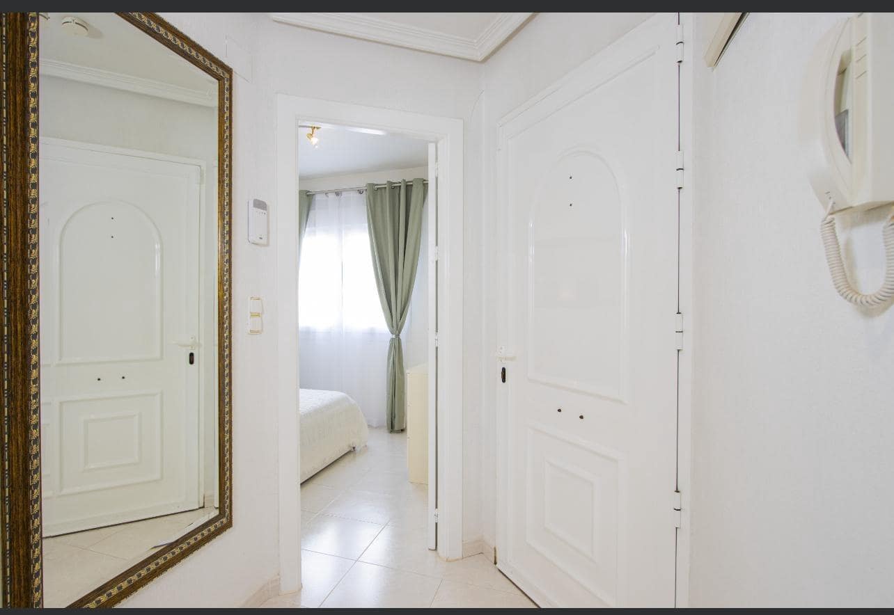 2 soverom Rekkehus til leie i Playa Flamenca med svømmebasseng garasje - € 1 000 (Ref: 9359760)