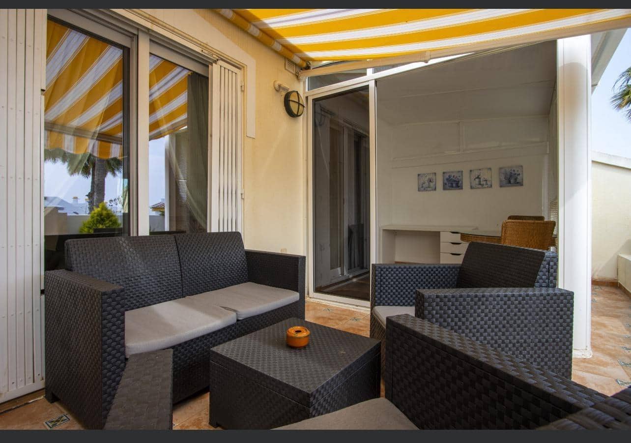 2 soverom Rekkehus til leie i Playa Flamenca med svømmebasseng garasje - € 1 000 (Ref: 9359760)