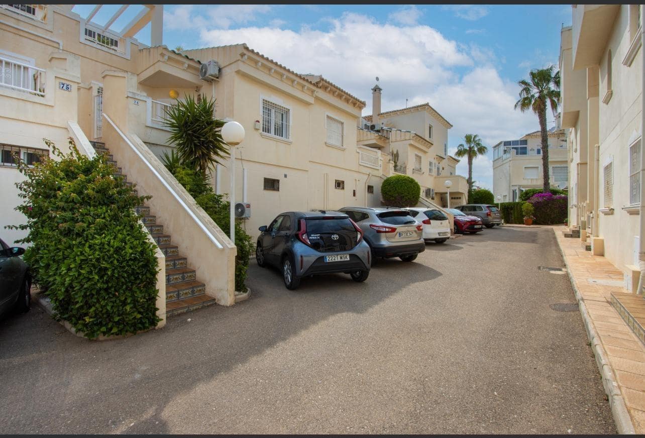 2 soverom Rekkehus til leie i Playa Flamenca med svømmebasseng garasje - € 1 000 (Ref: 9359760)