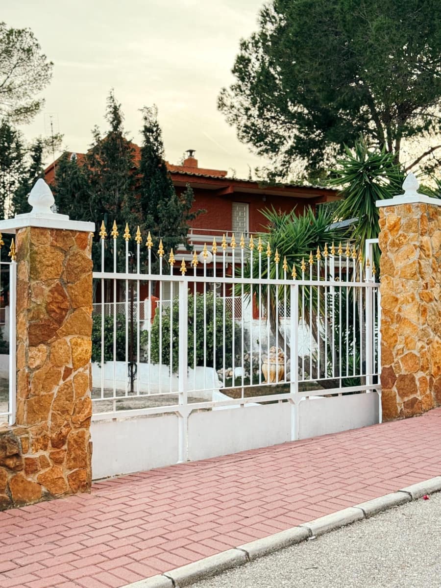 4 sypialnia Willa na sprzedaż w Fortuna z basenem garażem - 217 500 € (Ref: 9386162)