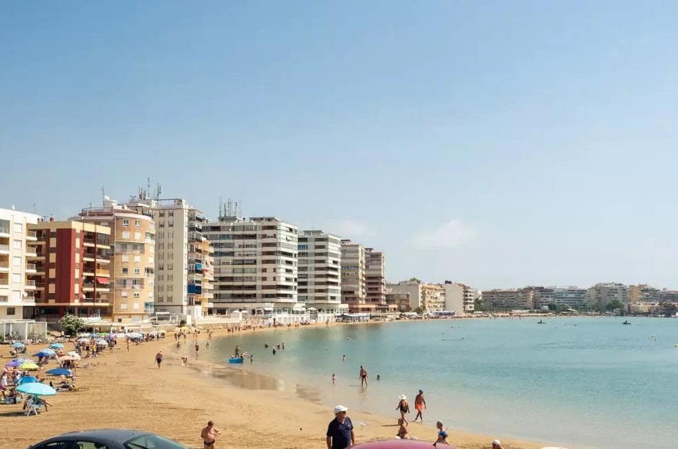 3 quarto Apartamento para venda em Torrevieja - 178 500 € (Ref: 9411192)