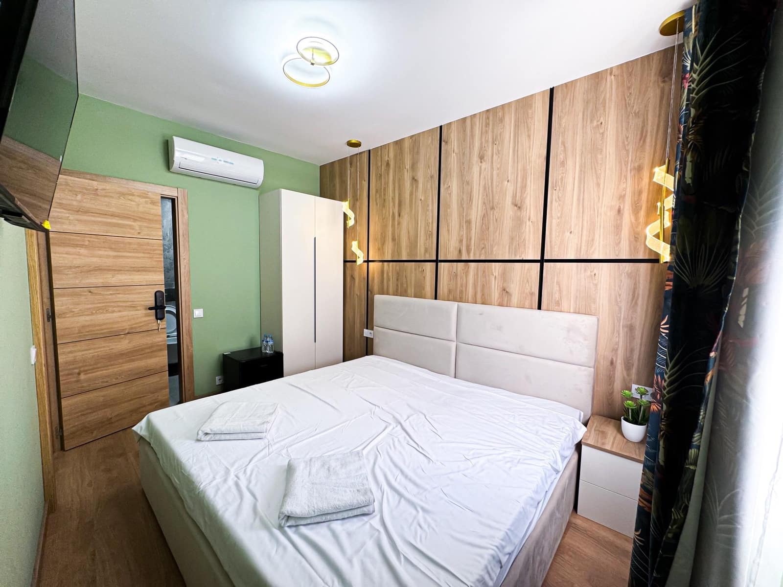 12 bedroom Hotel for sale in Torrevieja - € 1,490,000 (Ref: 9419999)