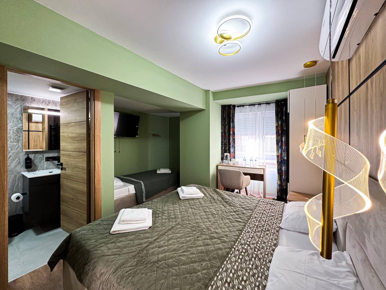 12 bedroom Hotel for sale in Torrevieja - € 1,490,000 (Ref: 9419999)