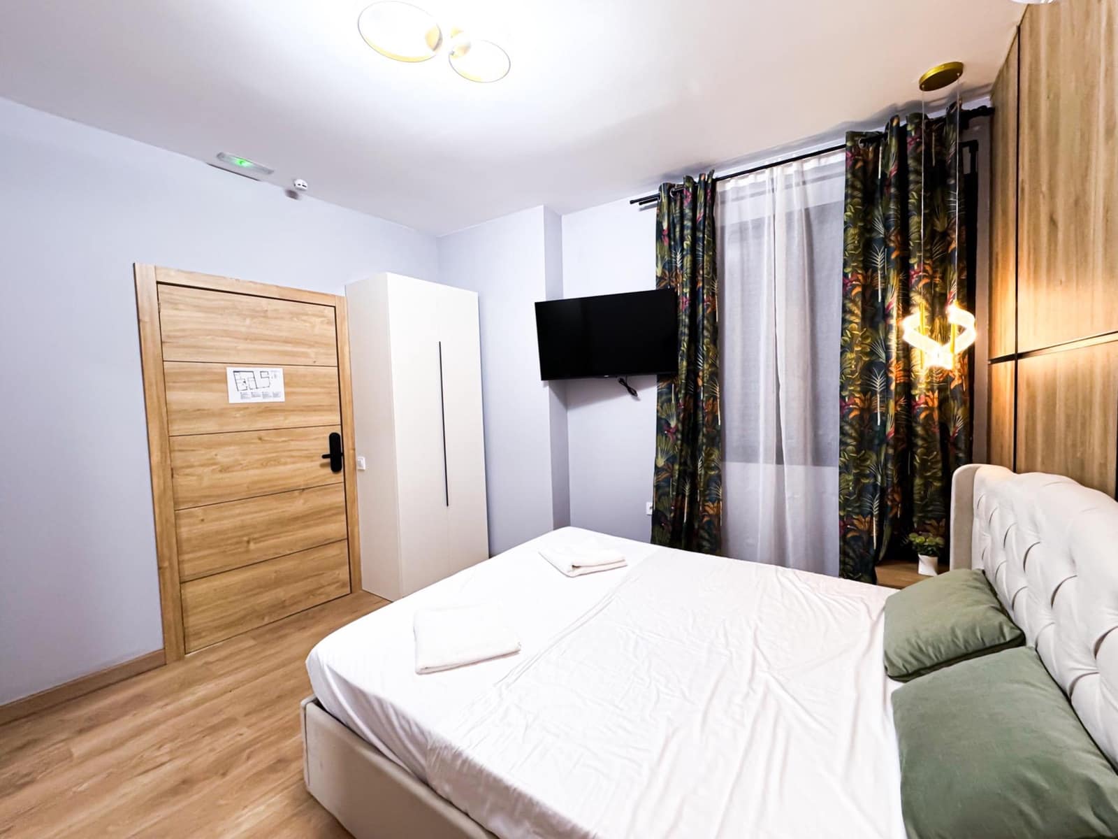 12 bedroom Hotel for sale in Torrevieja - € 1,400,000 (Ref: 9419999)