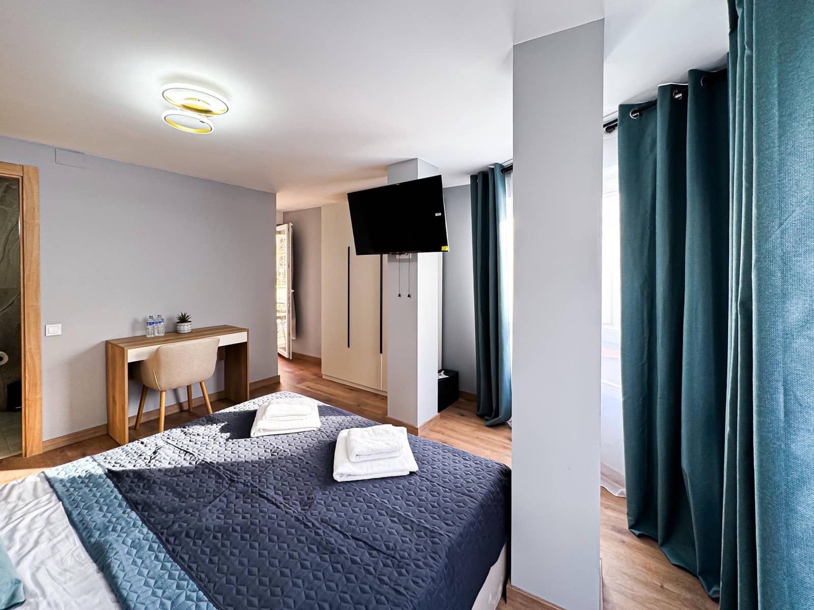 12 bedroom Hotel for sale in Torrevieja - € 1,400,000 (Ref: 9419999)