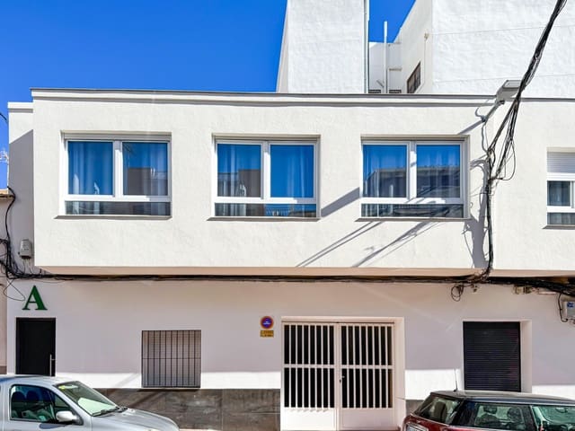 12 makuuhuone Hotelli myytävänä paikassa Centro, Torrevieja - 1 400 000 € (Ref: 9419999)
