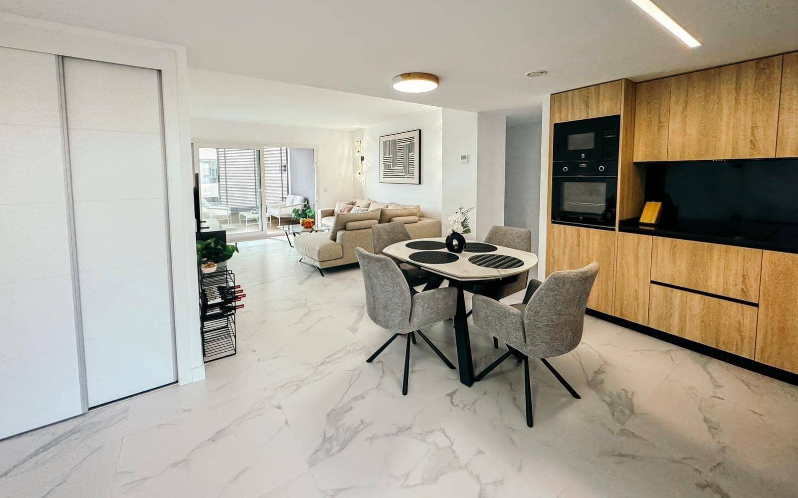 3 soverom Leilighet til leie i Punta Prima med svømmebasseng garasje - € 2 000 (Ref: 9431169)