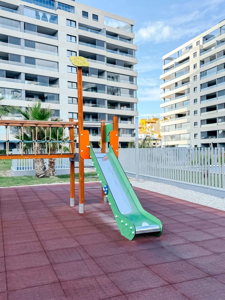 3 soverom Leilighet til leie i Punta Prima med svømmebasseng garasje - € 2 000 (Ref: 9431169)