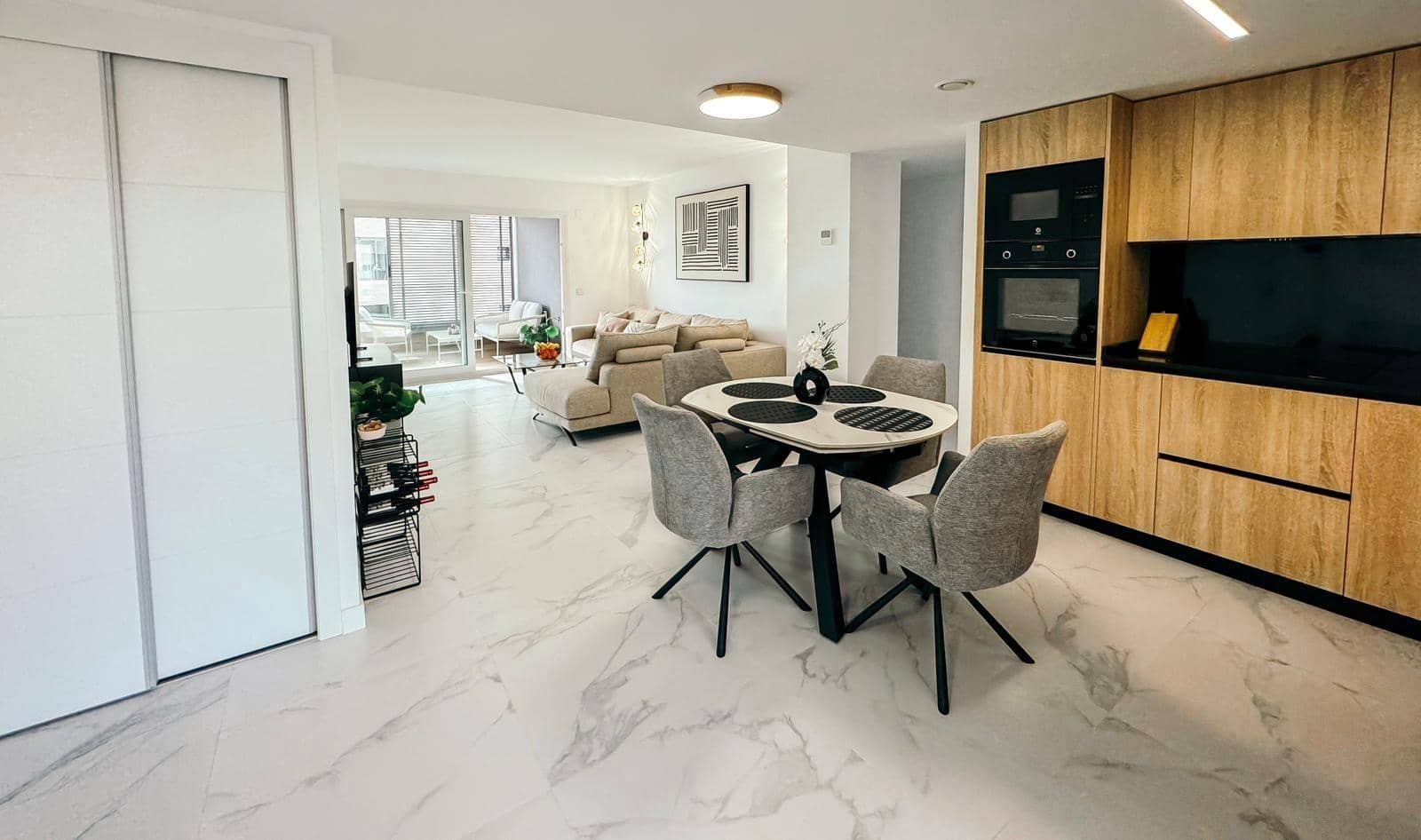 3 soverom Leilighet til leie i Punta Prima med svømmebasseng garasje - € 2 000 (Ref: 9431169)