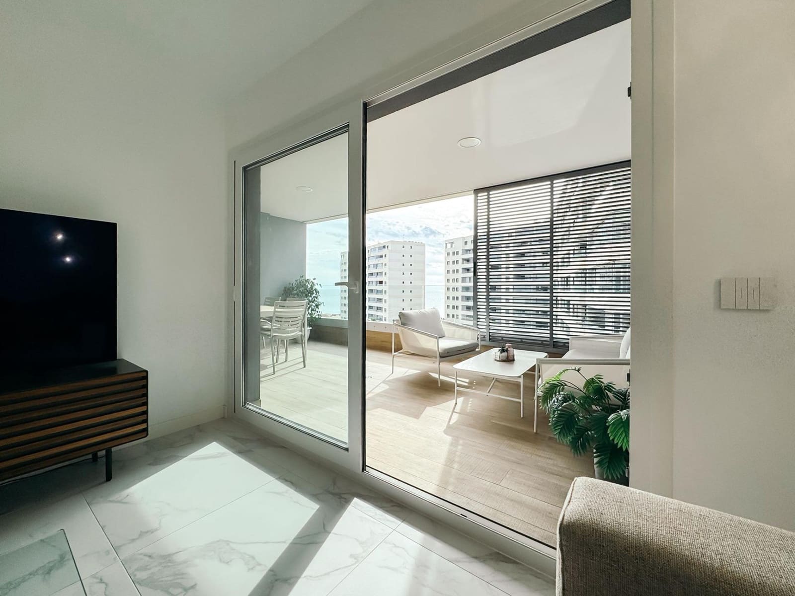 3 soverom Leilighet til leie i Punta Prima med svømmebasseng garasje - € 2 000 (Ref: 9431169)