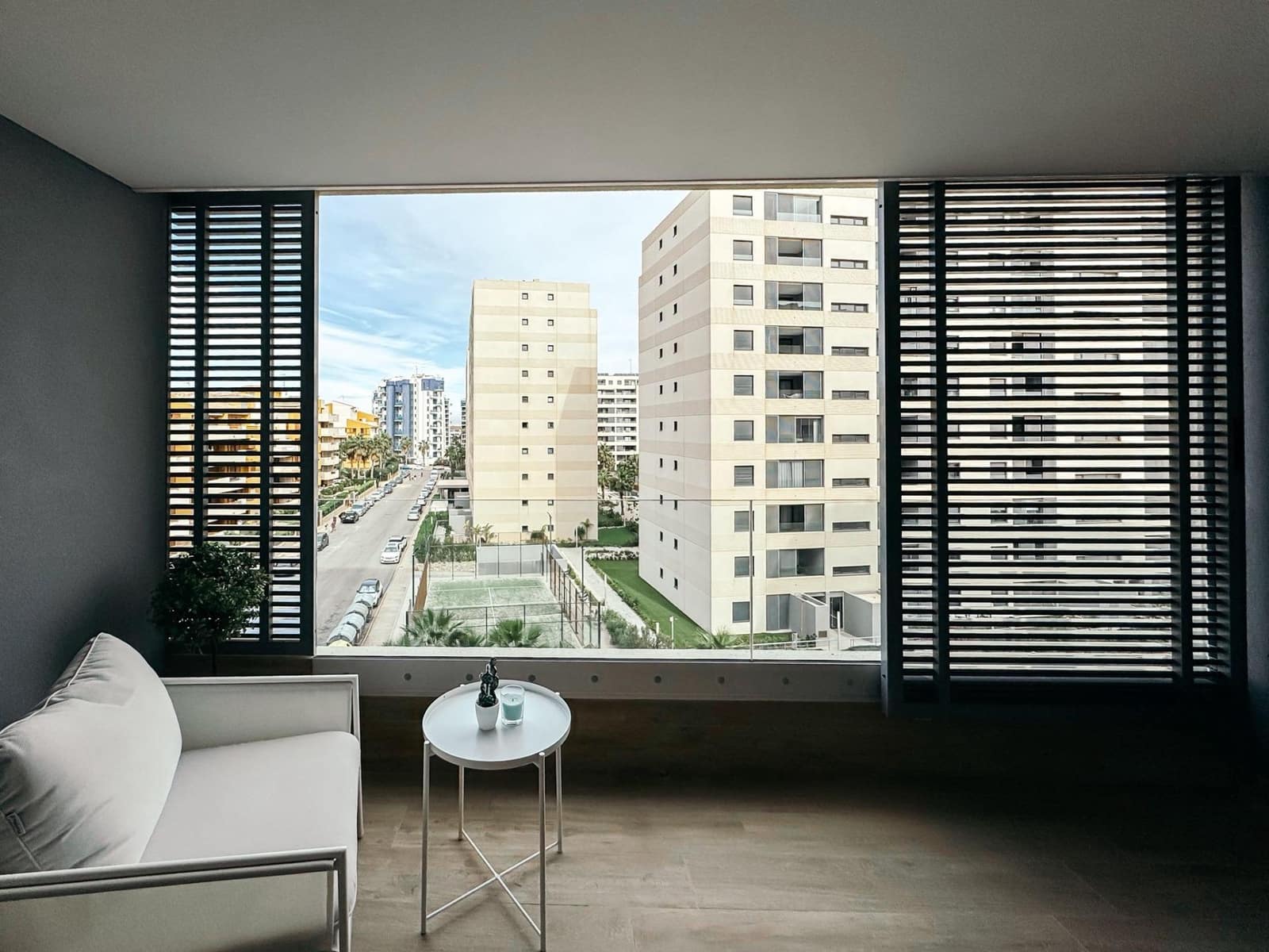 3 soverom Leilighet til leie i Punta Prima med svømmebasseng garasje - € 2 000 (Ref: 9431169)