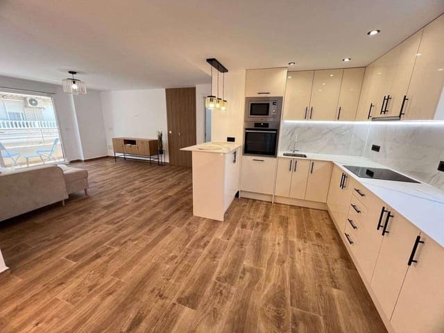 3 chambre Appartement à vendre à Centro, Torrevieja - 250 000 € (Ref: 9449598)