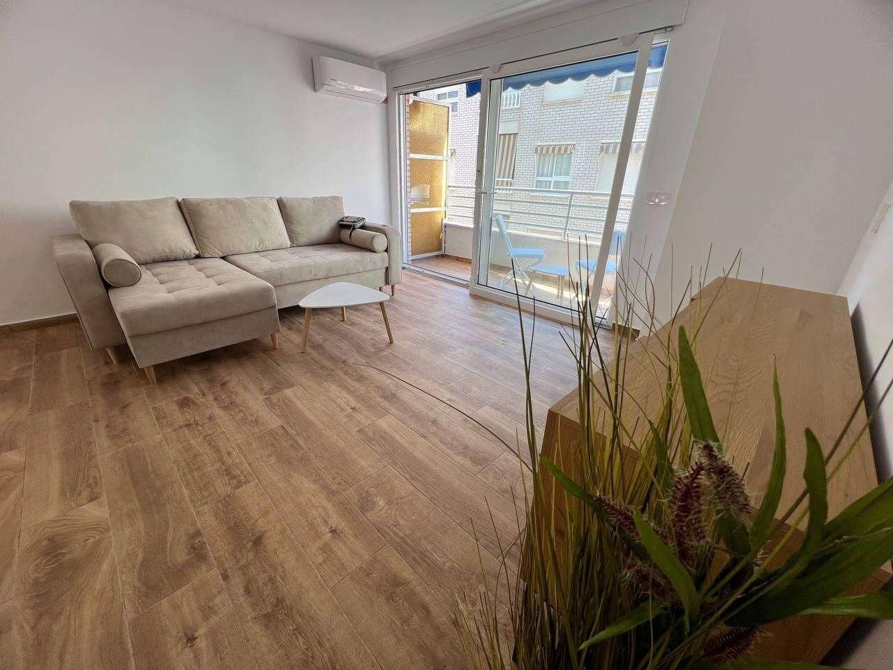 3 sypialnia Apartament na sprzedaż w Torrevieja - 250 000 € (Ref: 9449598)