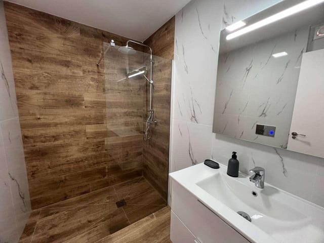 3 chambre Appartement à vendre à Centro, Torrevieja - 250 000 € (Ref: 9449598)