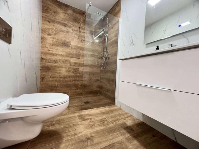 3 chambre Appartement à vendre à Centro, Torrevieja - 250 000 € (Ref: 9449598)