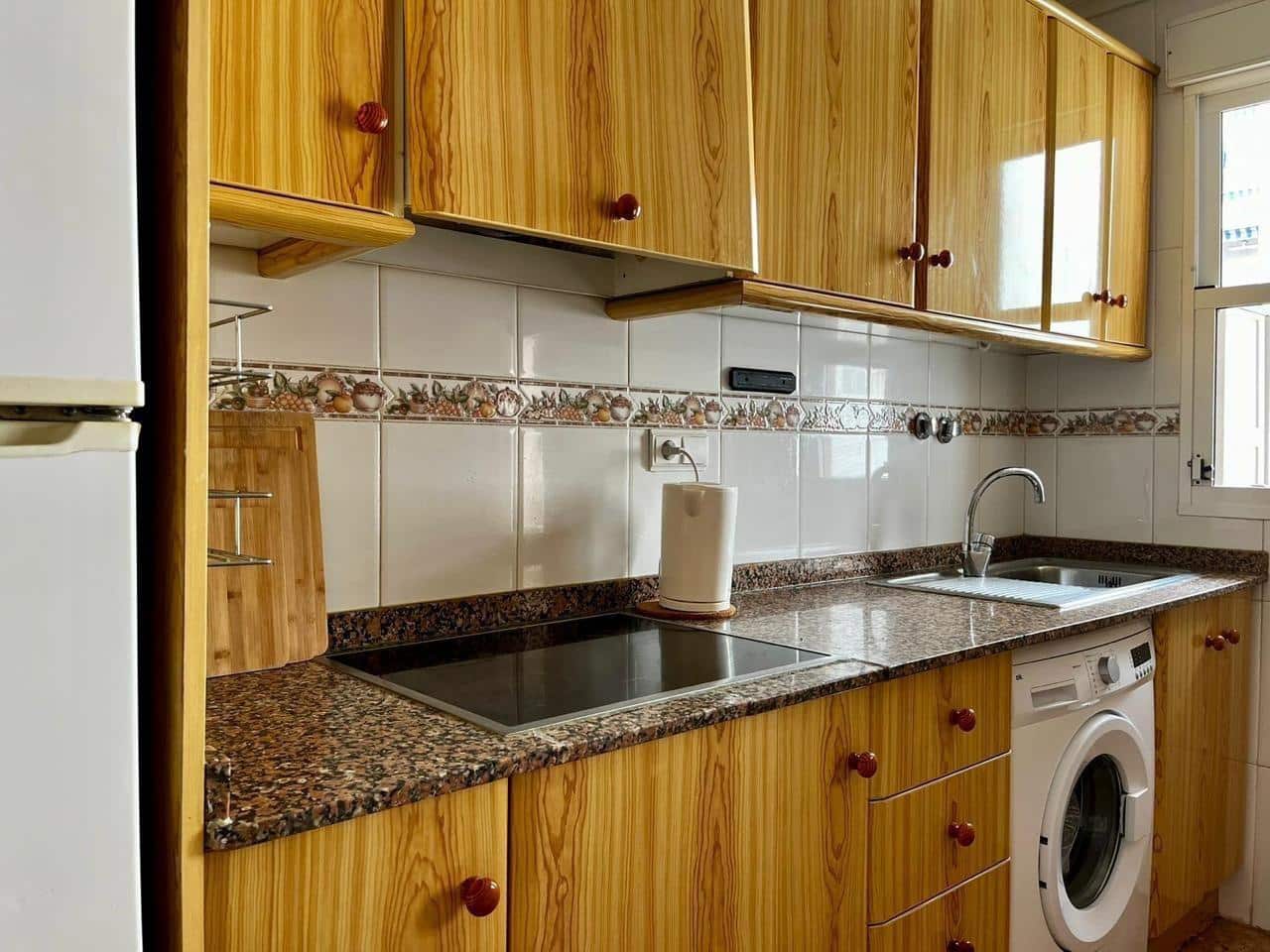 Apartamento de 2 habitaciones en Torrevieja en alquiler con piscina - 650 € (Ref: 9462511)